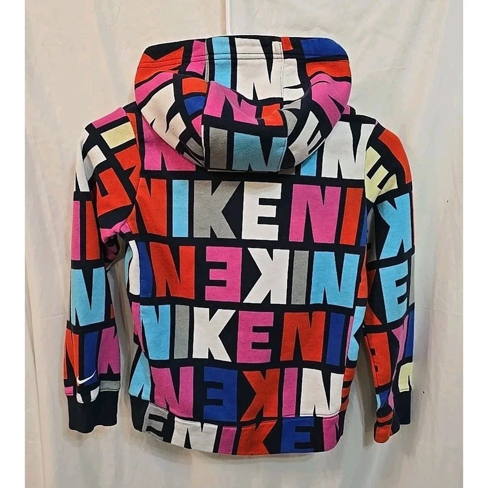 Nike girl snack